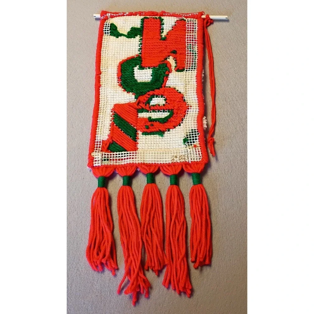 VTG‎ MCM Latch Hook Wall Hanging Art Tapestry Christmas Noel Rug 29x11 Grandma